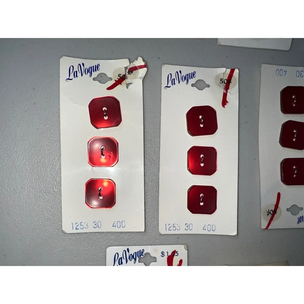 Vintage Streamline La Vogue La Petite Sewing Buttons Lot‎ Assorted Colors Sizes
